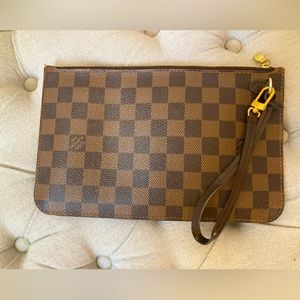 Louis Vuitton Damier Ebene Pochette wristlet